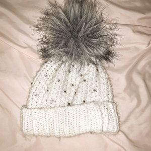 DONATING SOON ✰ Steve Madden Winter Hat ✰